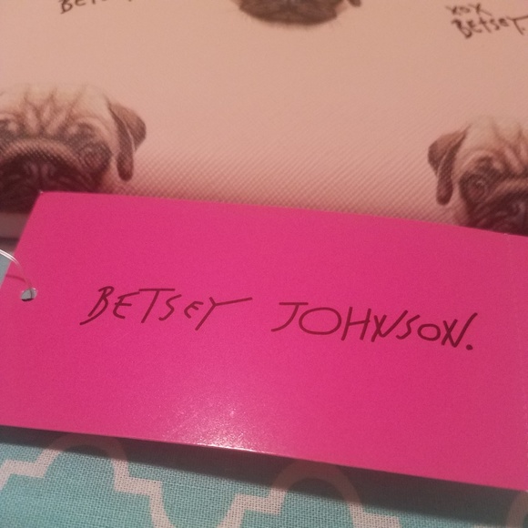 NWT Betsey Johnson Pug / Dog Wristlet / Wallet - Picture 3 of 8